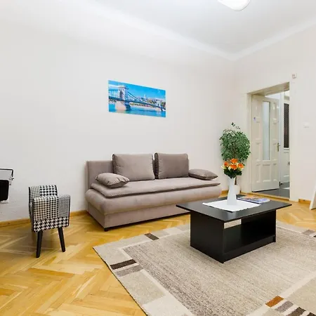 K17 Kinizsi * Budapest