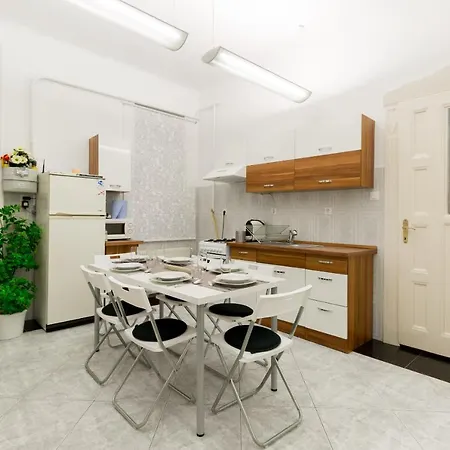K17 Kinizsi Apartment